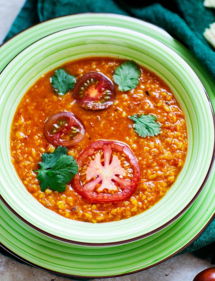 Indisk vegetarisk tomatdal