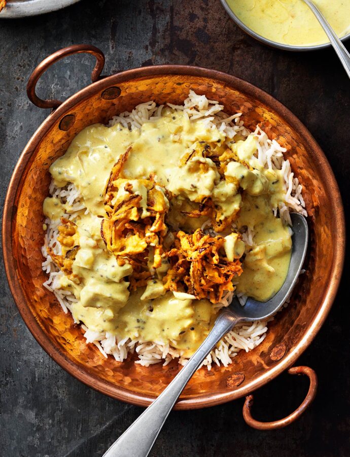 Punjabi kadhi pakora  – mild curry med lökpakora
