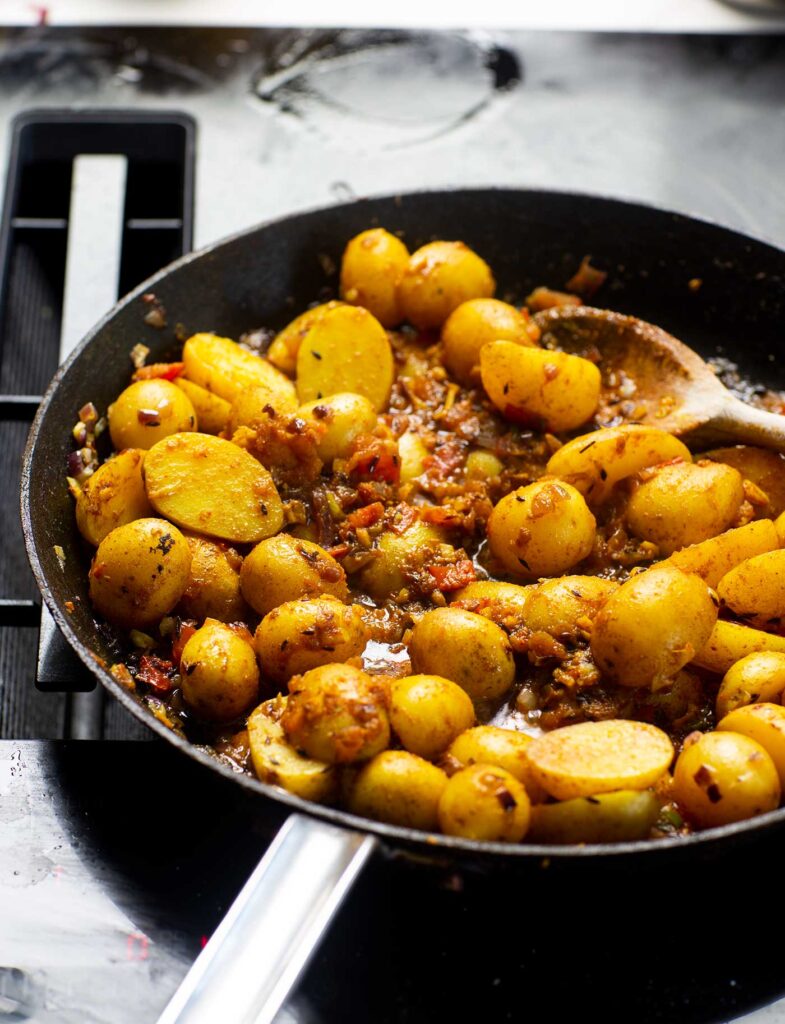 Palak aloo - indisk potatis med spenat